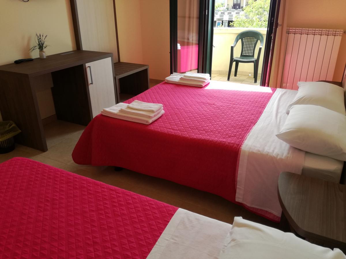 B&B Hotel Helios Уджано-ла-К'єза Екстер'єр фото