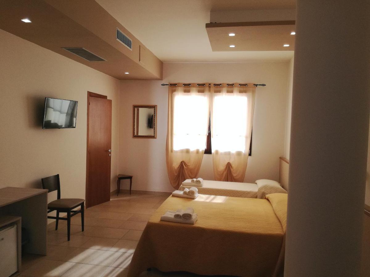 B&B Hotel Helios Уджано-ла-К'єза Екстер'єр фото